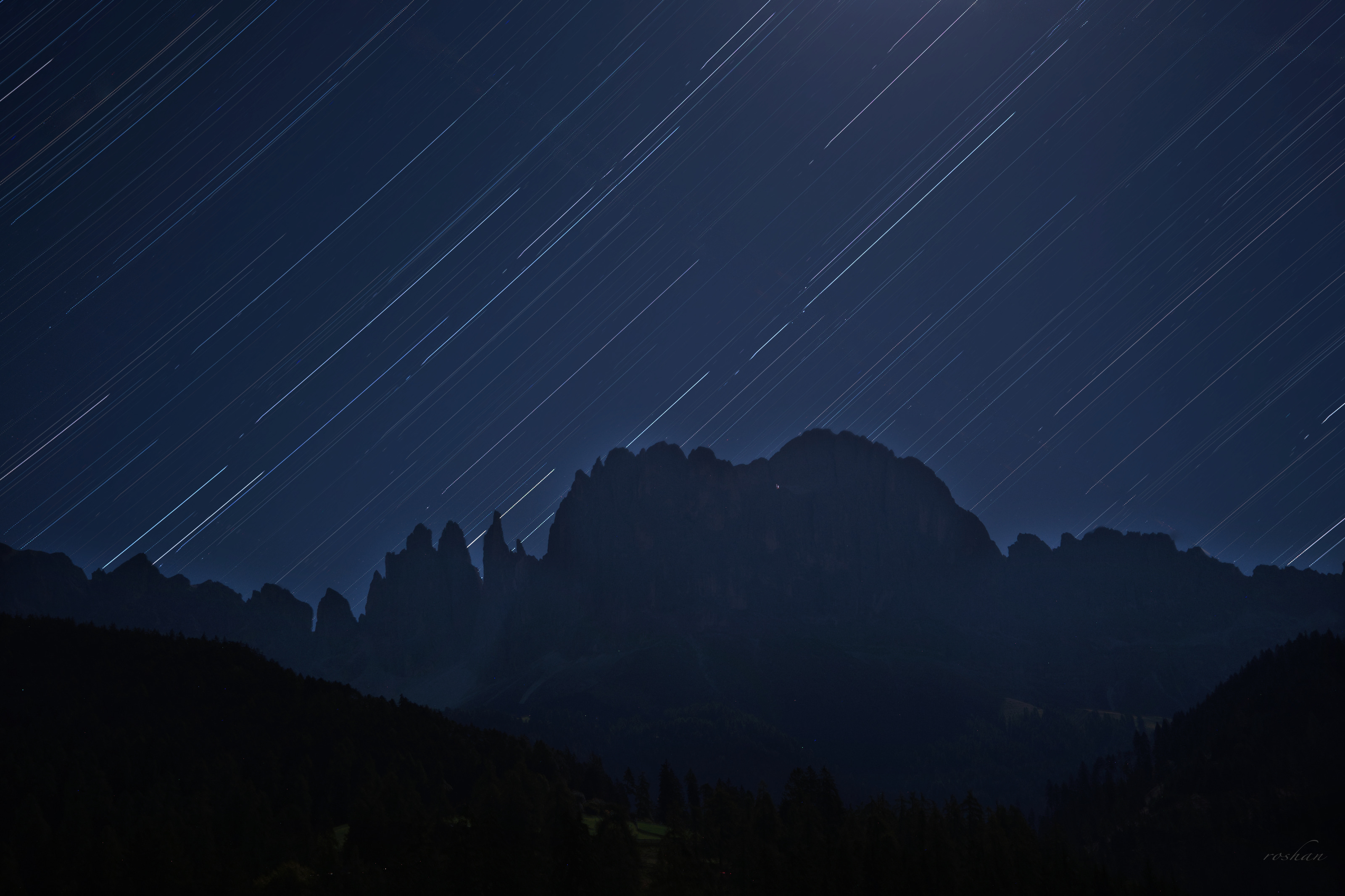 Startrails behind the Rosengarten.